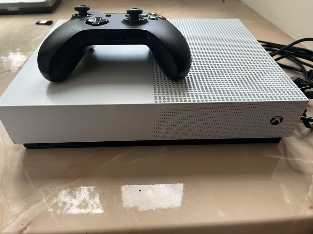 Xbox One S 1TB, All Digital Edition