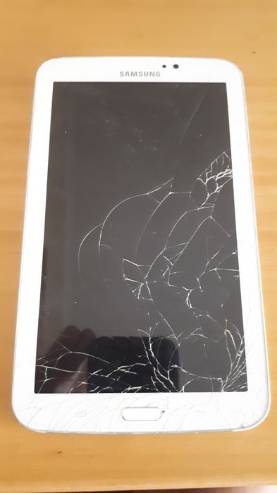 Планшет Samsung Galaxy Tab 3 SM - T 210