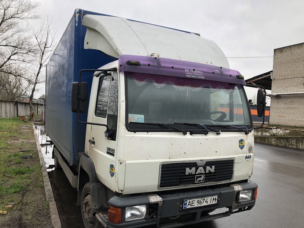 MAN 8.220 Пятитонник с гидробортом.