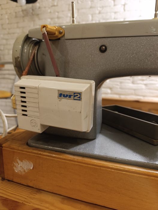 Швейна машинка з електроприводом