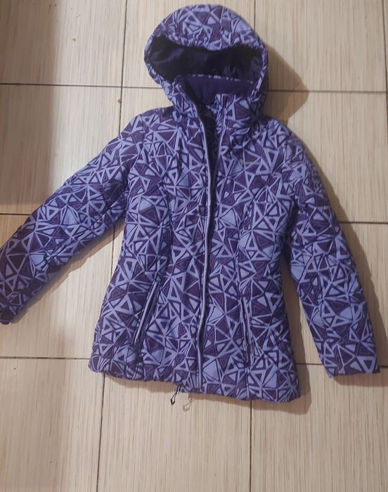Продам зимову куртку дівчинка