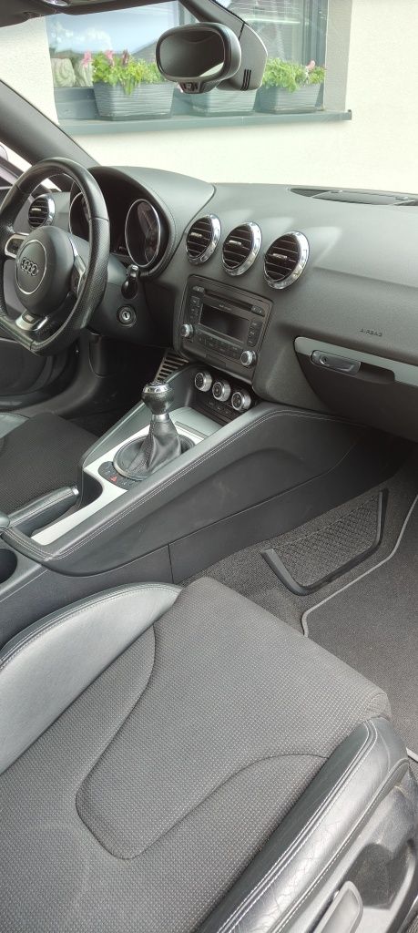 Audi TT Coupe 1.8tfsi S-line