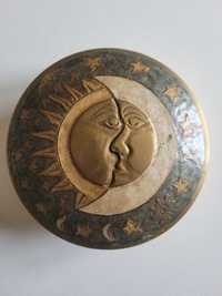 Sol e Lua - caixa em metal