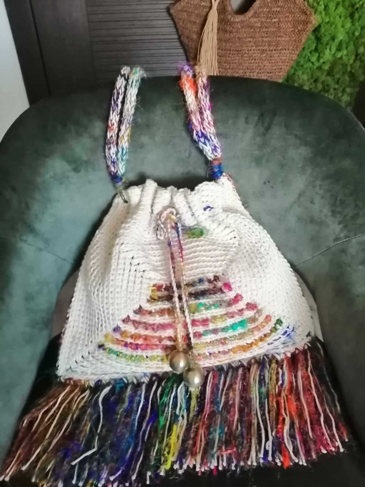 Torba sznurkowa z frędzlami w stylu boho, szydełkowe rękodzieło!
