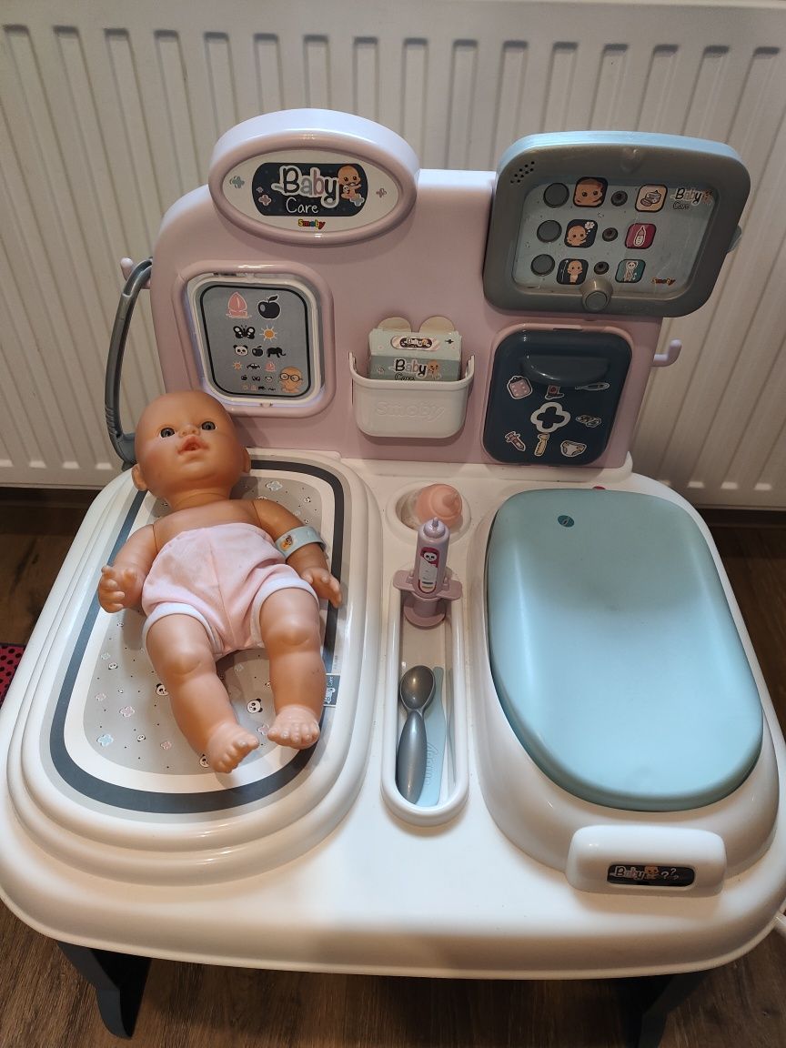 Smoby Baby Care Centrum Medyczne z lalką i akcesoriami