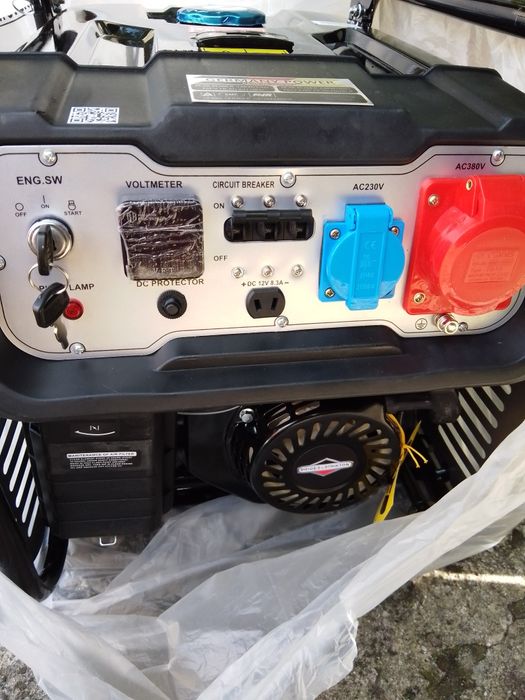 Agregat spalinowy 3,8 kW 230 v trójfazowy6,8 kW 400V prądotwórczy Nowy