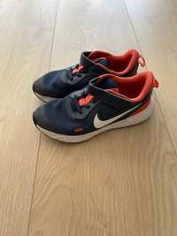 Buty dziecięce Nike Revolution na rzep - rozmiar 33,5 - wkładka 21cm