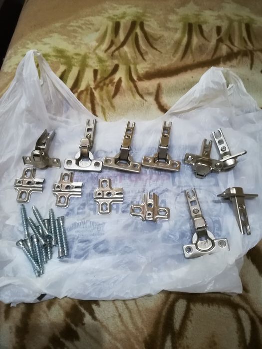 Продам фурнитуру мебельную