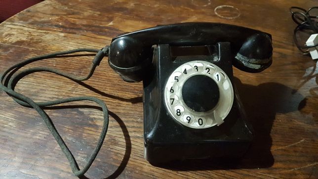 Stary telefon RWT T4 rekwizyty dekoracja