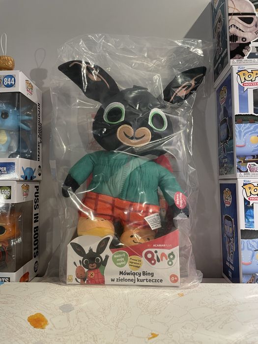 Zabawka bing w zielonej kurtce