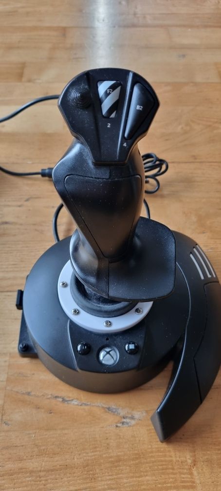 Thrustmaster T.Flight HOTAS One. PC oraz Xbox 
Stan bardzo