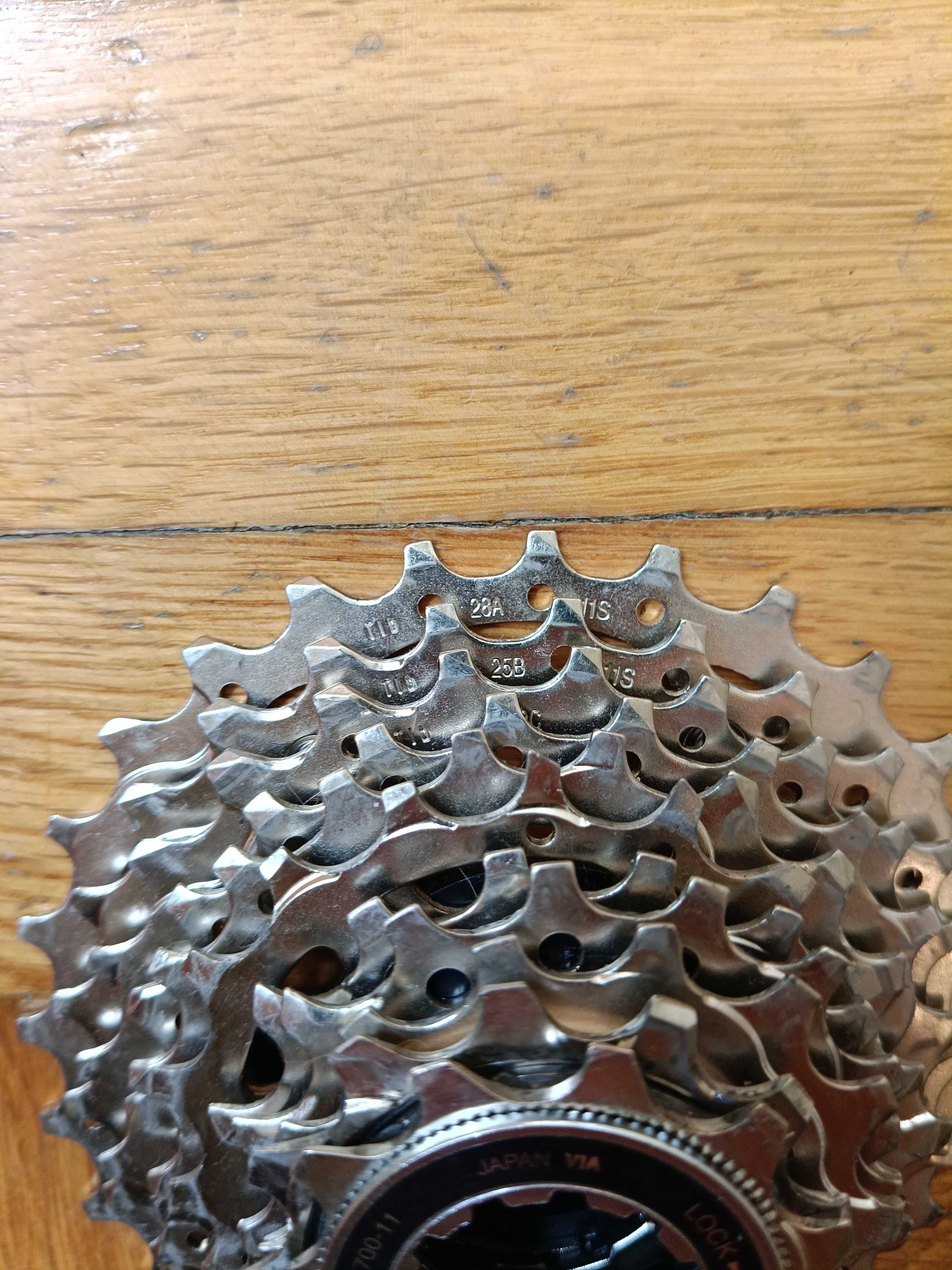 KAseta Shimano CS HG700-11  11-28  przebieg 10km + łańcuch