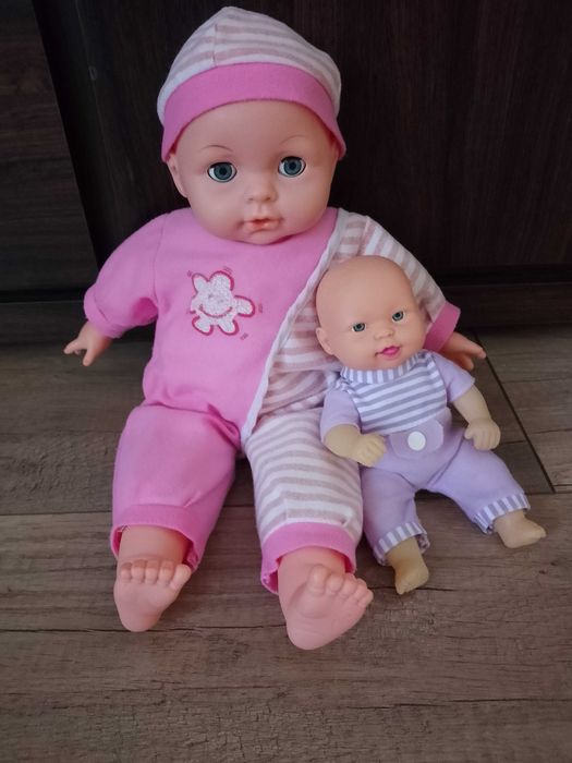 Lalka z małym bobasem