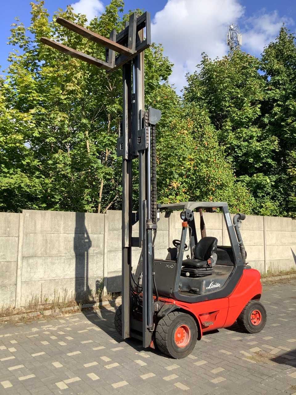 Gazowy wózek widłowy Linde H30T-05, triplex, 2012r, po serwisie.