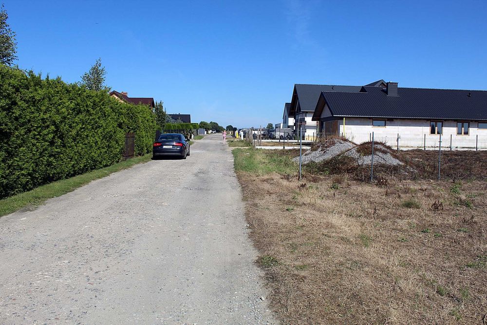 Sprzedam dzialke połozona w Łapiguzie k.Zamościa o pow.11 arow