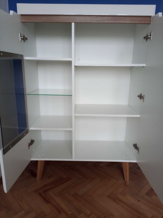 Witryna biała z szkłem