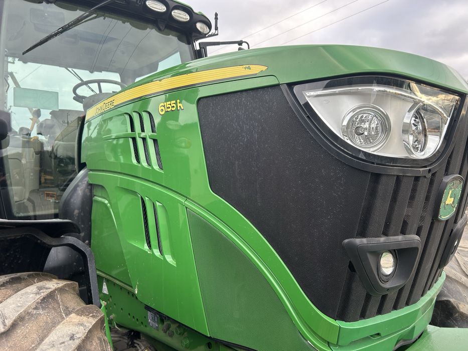 Трактор John Deere 6155R