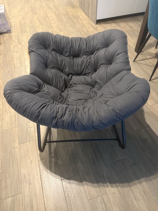 Fotel ogrodowy bujany