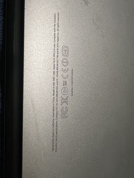 Apple MacBook Air 13", A1369, Late 2010 com carregador para peças