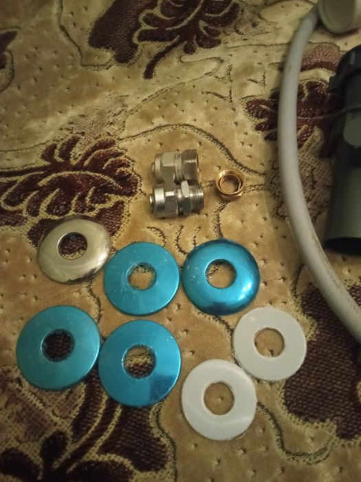 Сантехника сифон, фильтр, трубки, заглушки, резинки, переливи, фитинги