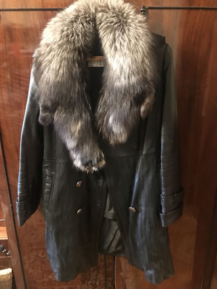 Зимове жіноче шкіряне пальто