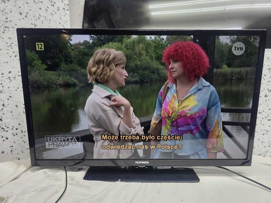 TV TELEFUNKEN  32 cale smart , dvbt2-hevc - pilot