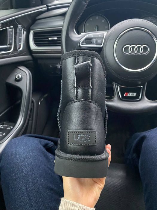 Угі Чоловічі UGG Classic Mini Black Leather (Шкіра)