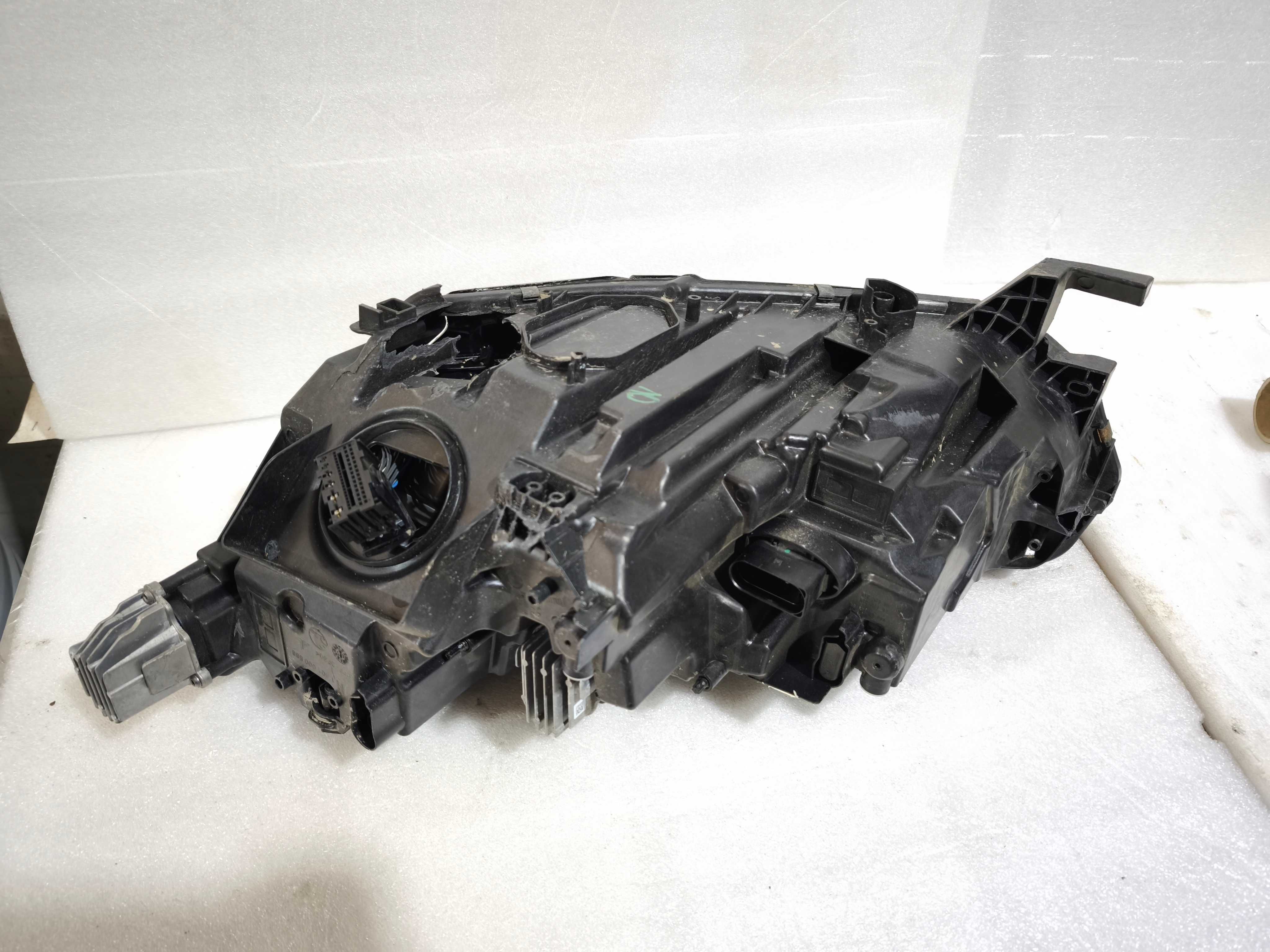 Lampa prawa przód przednia Full LED Skoda Octavia IV 4 oryginał EU