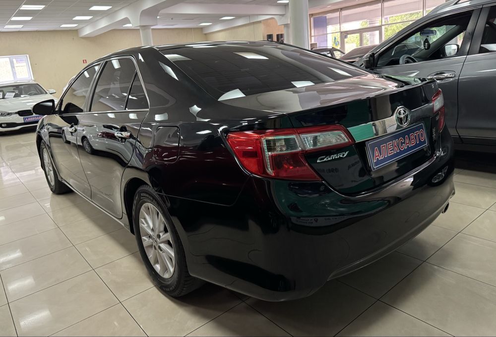 Toyota Camry VII (XV50) 2.5і 16V 6АКПП 2011 р.в. (178 к.с.)