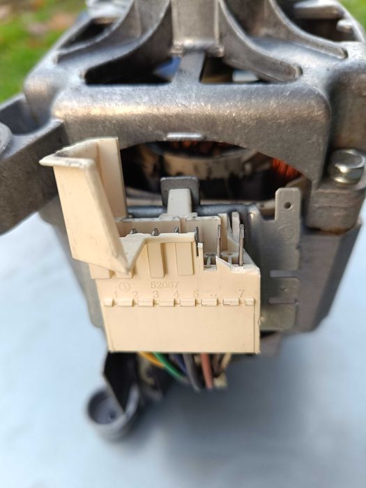 Silnik pralki Electrolux EWP1262TEW