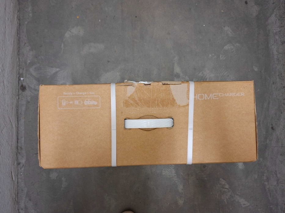 Carregador elétrico EFACEC de 7,4 kW com ficha Type 1