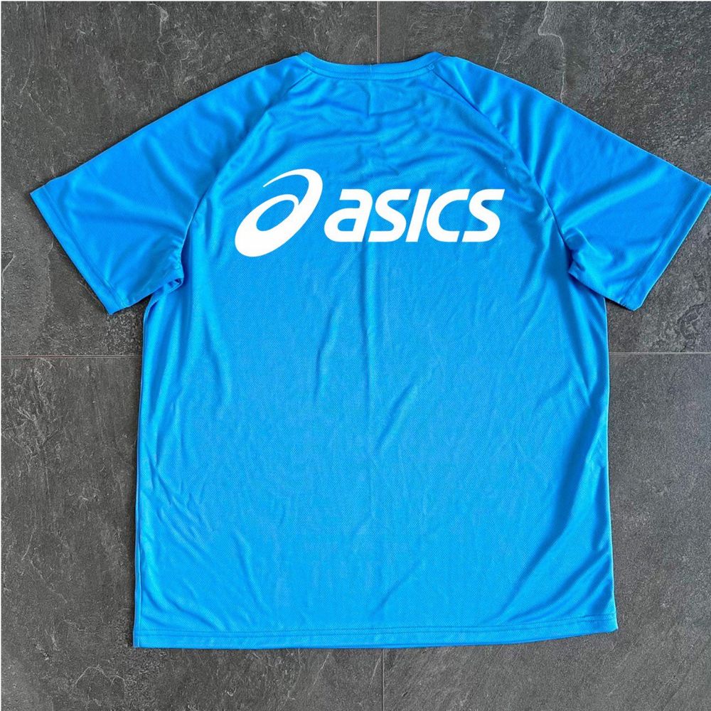 Чоловічий костюм asics шорти + футболка