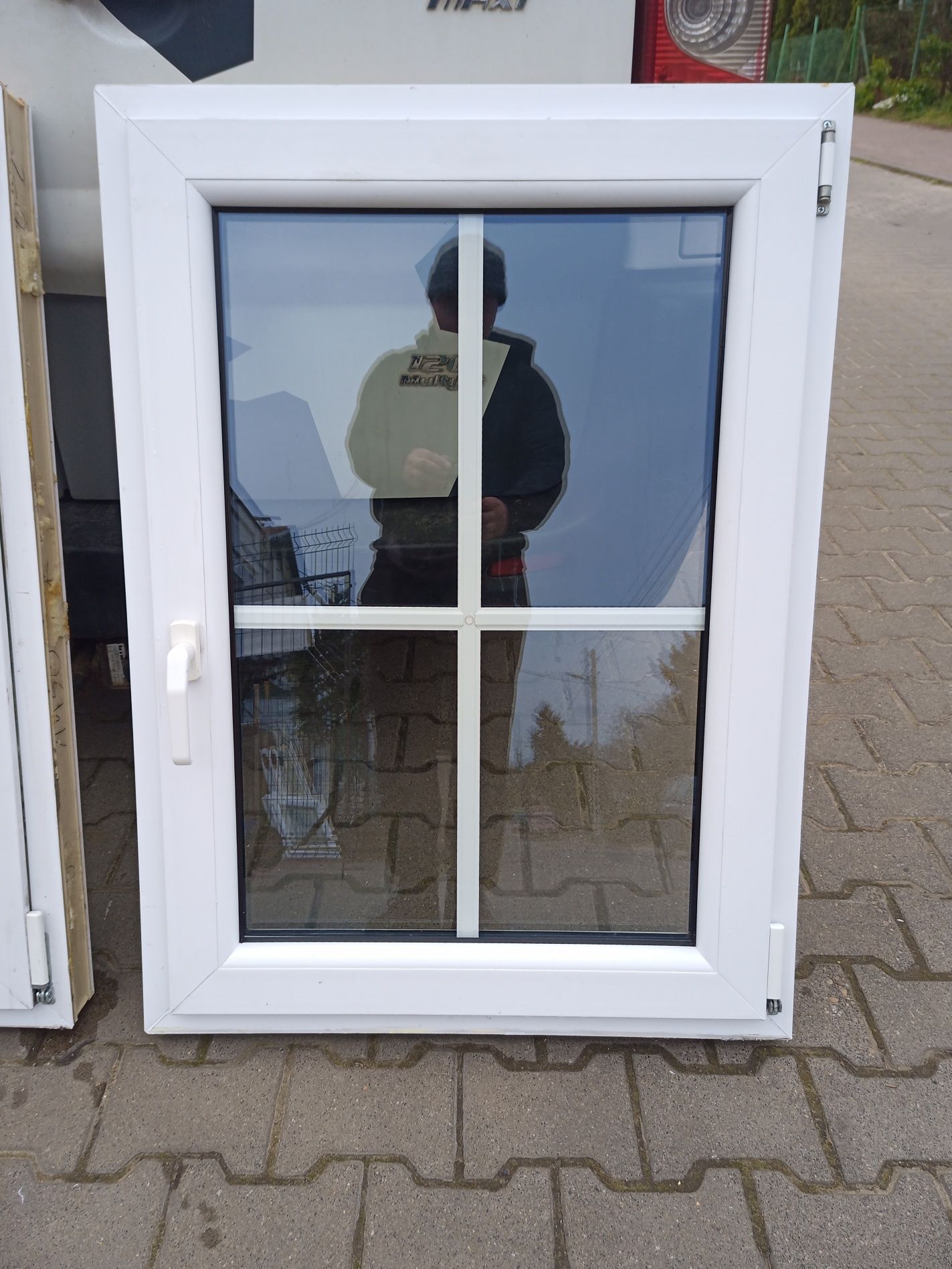 KR HAUS okno 76x103 RU białe używane okna drzwi POZNAŃ
