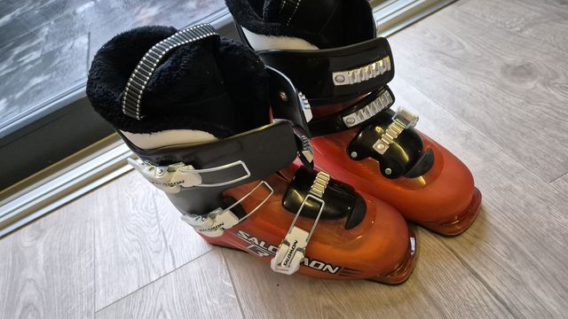 Buty narciarskie Salomon rozmiar 25.5 jak nowe