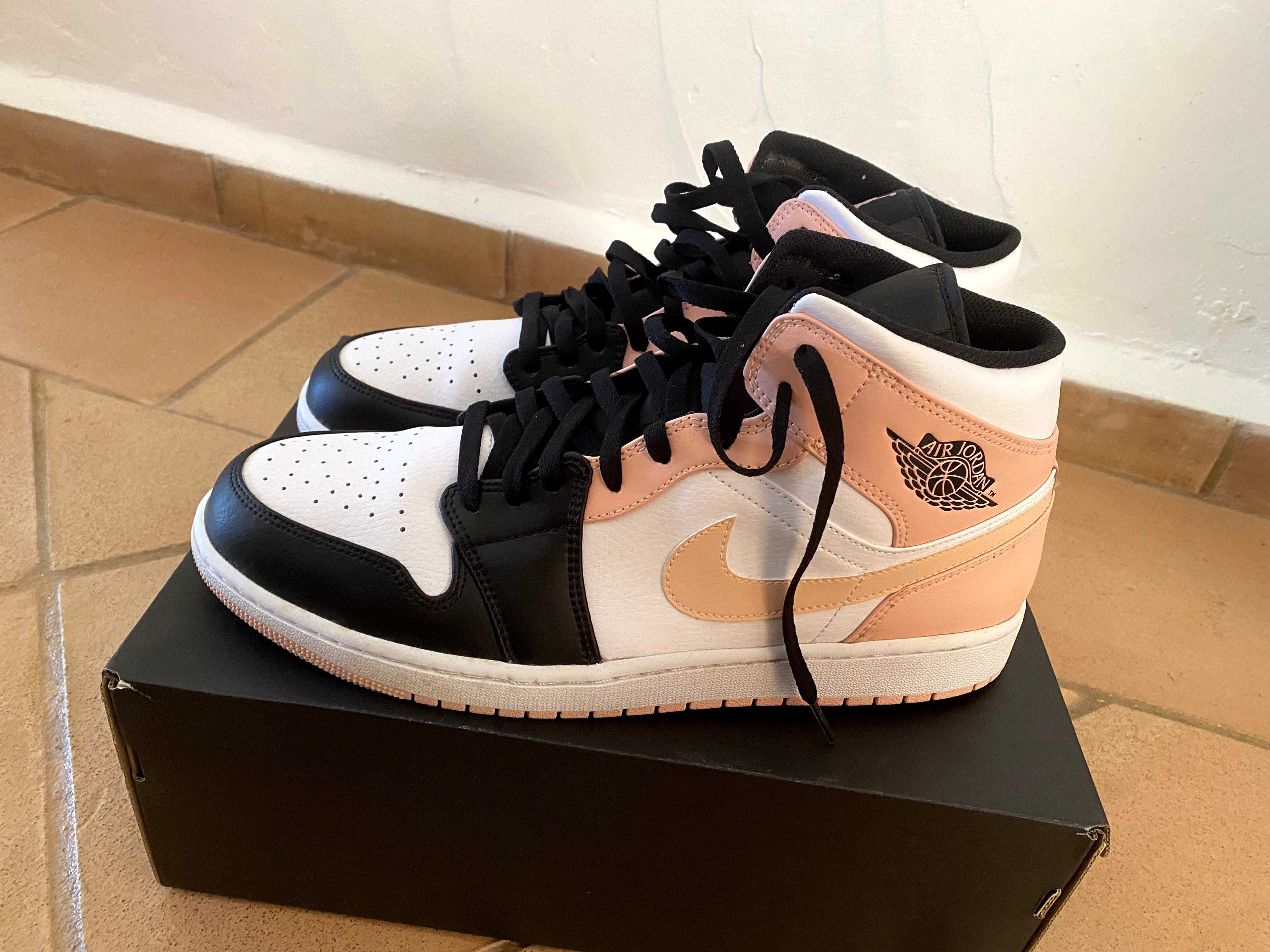 Jordan 1 Mid Artctic Orange Black Toe