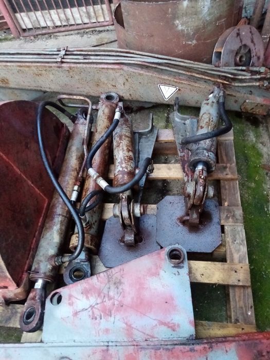 Części cyklop  Chwytak siłowniki i td