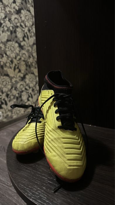 Продам бутсы adidas