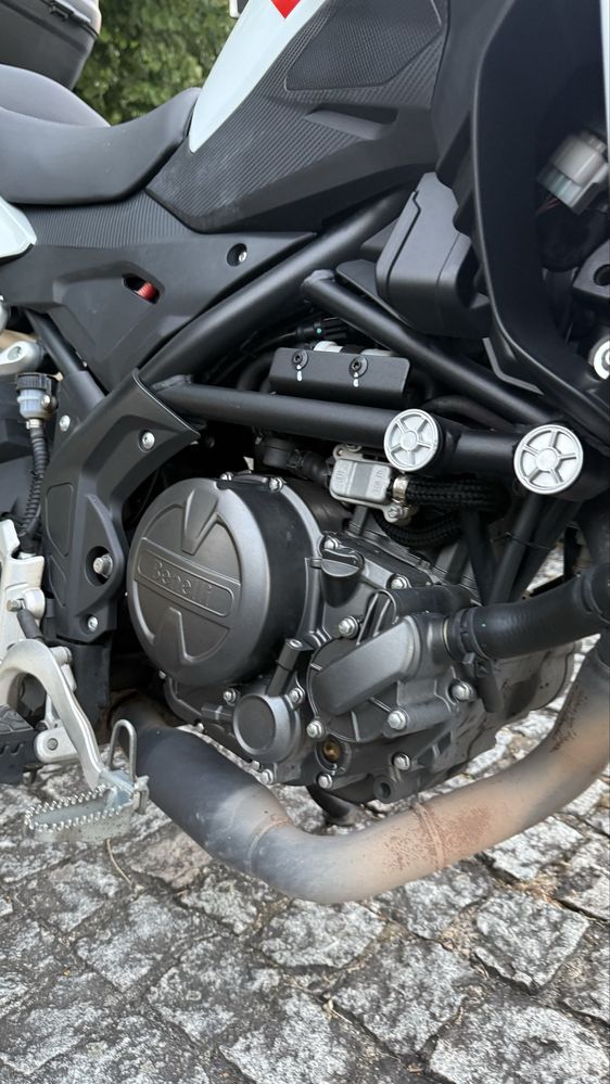 Moto TRK Benneli 250