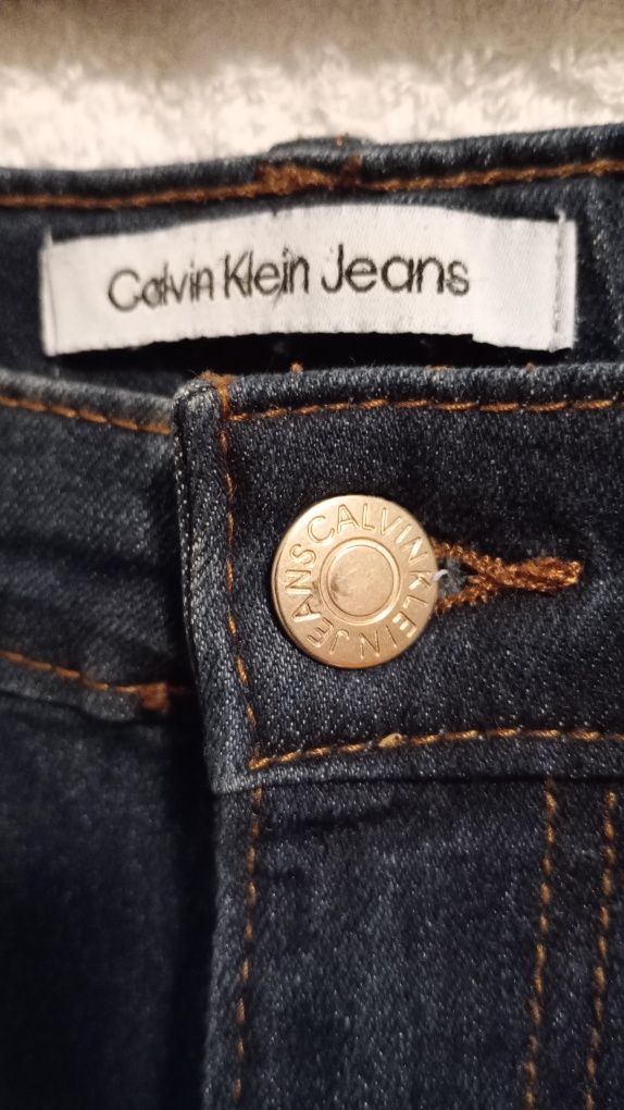 Jeansy damskie Calvin Kleina, granatowe