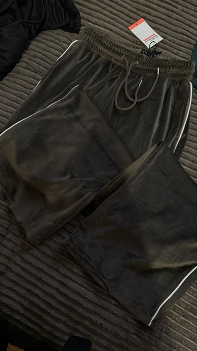 Новий костюм Lefties