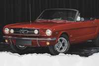 Zabytkowe auto do ślubu czerwony Mustang Cabrio