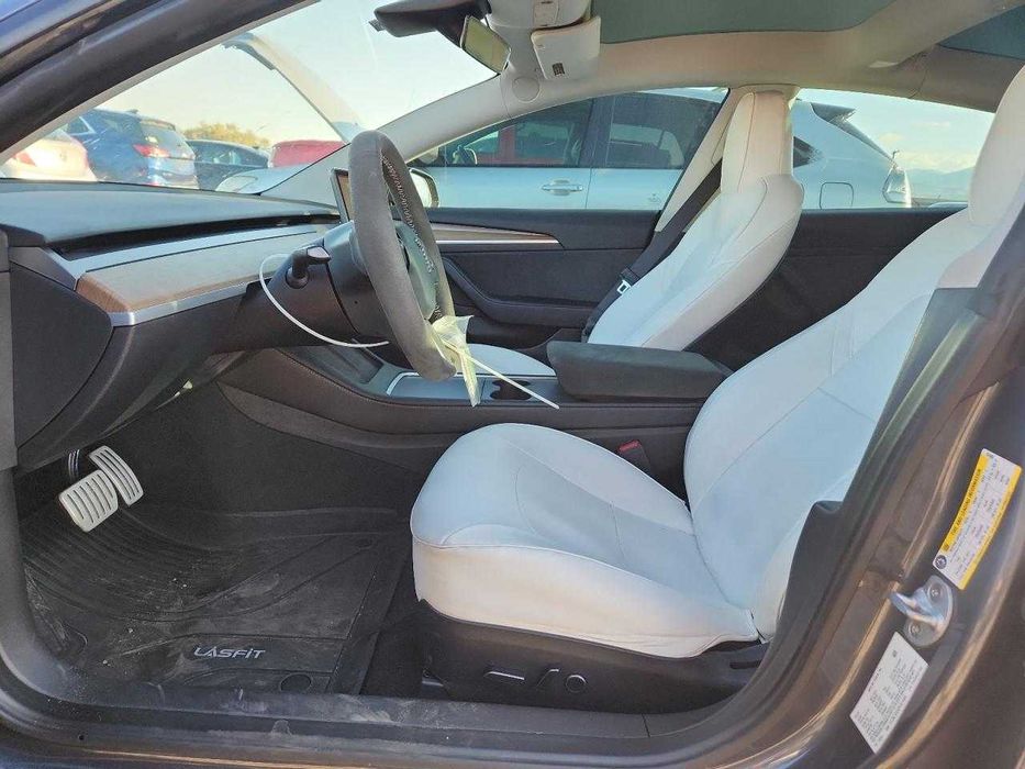 Tesla Model 3 2023 .