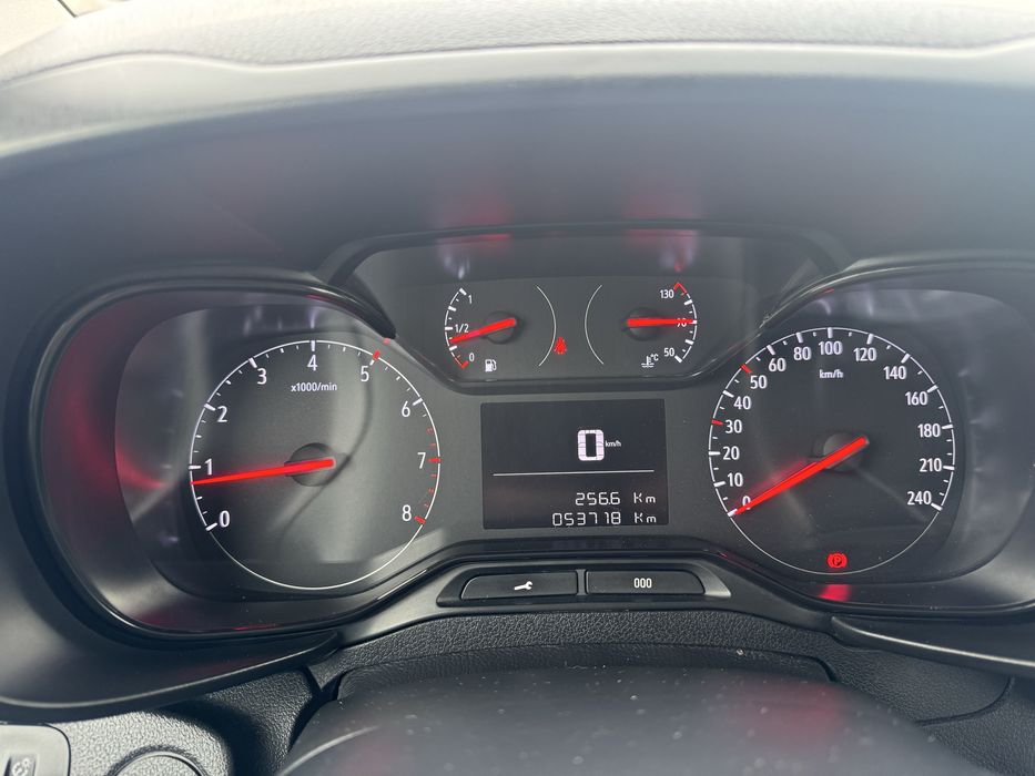 Opel Combo 1.5 Hdi poucos Kms Nacional Oportunidade IVA INCLUÍDO