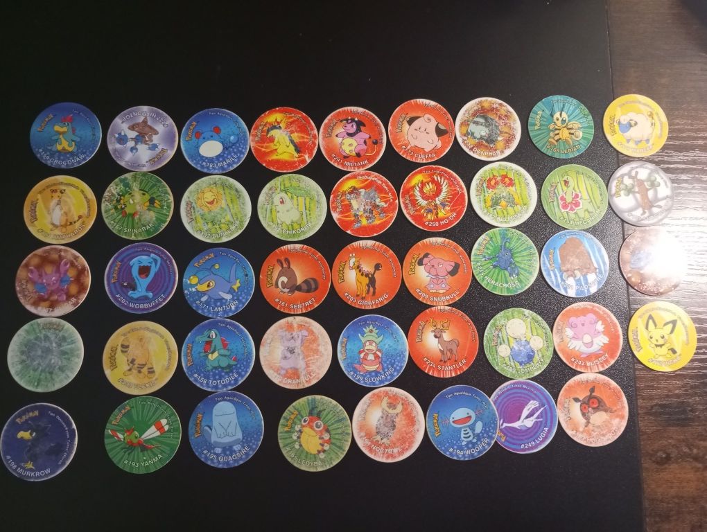 44 ou 82  pokémons tazos 3