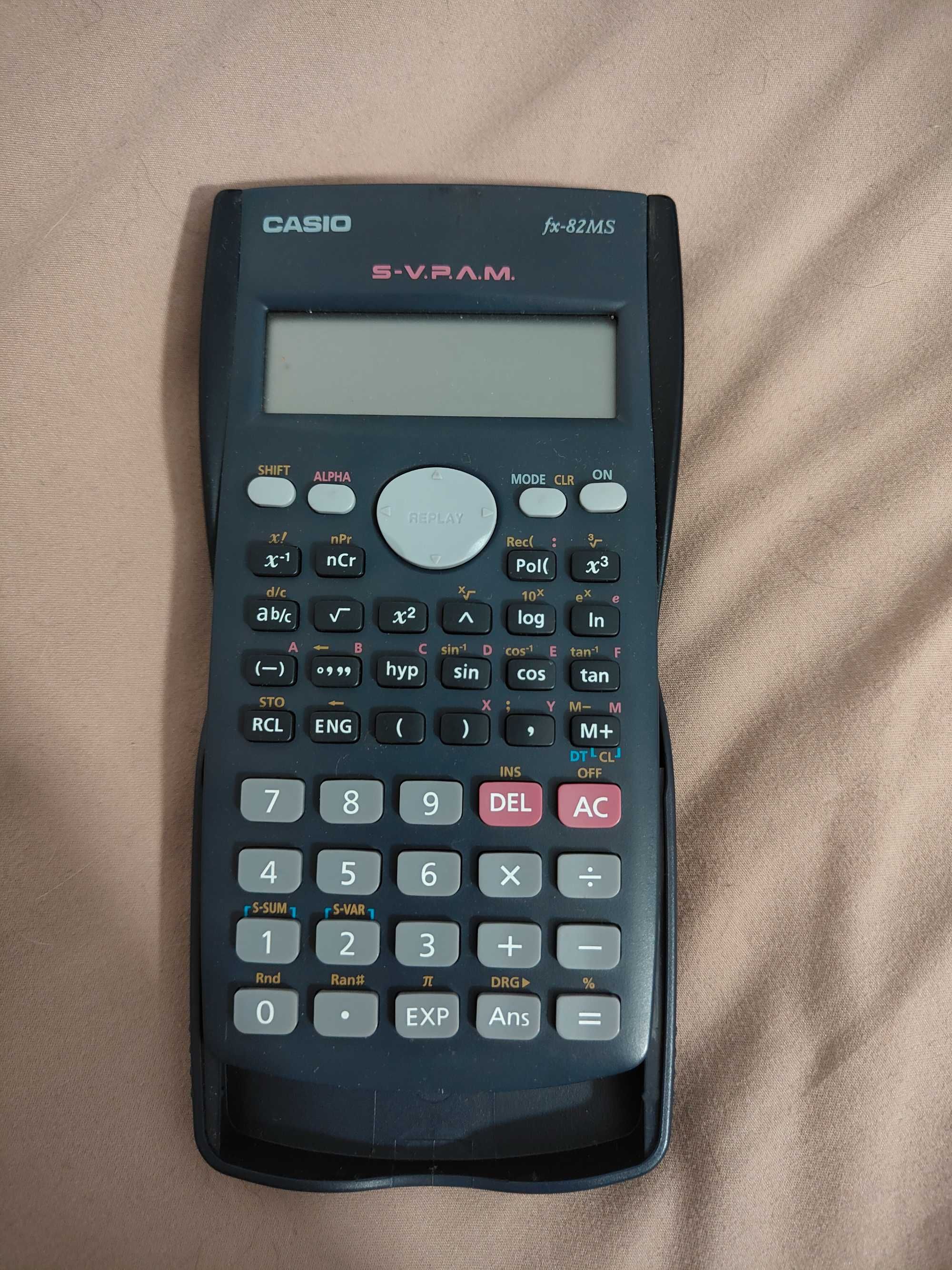 Calculadora Casio fx-82MS