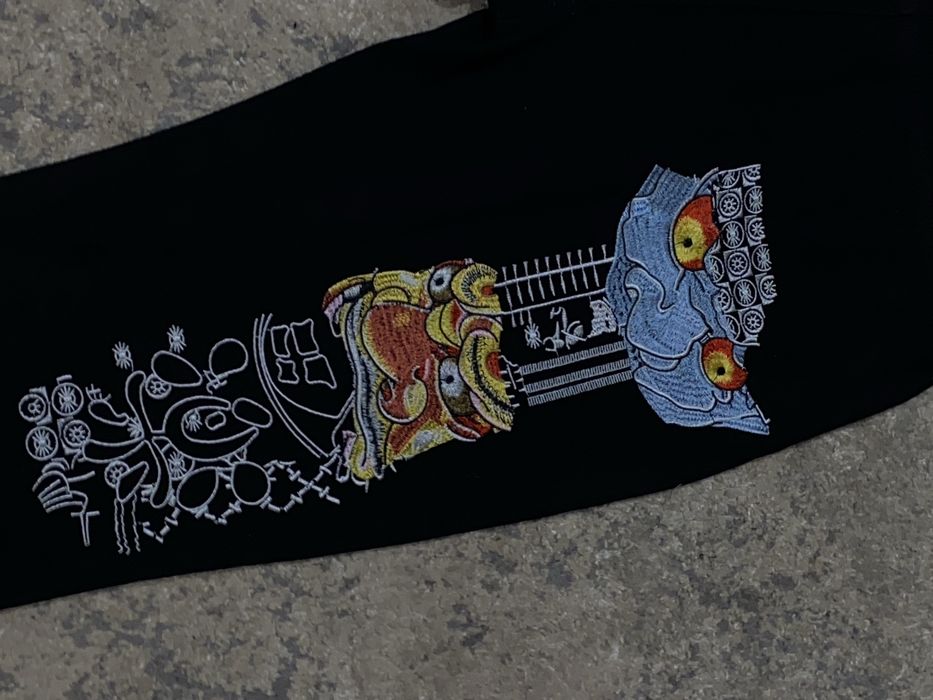 Джинси від легендарного бренду Evisu