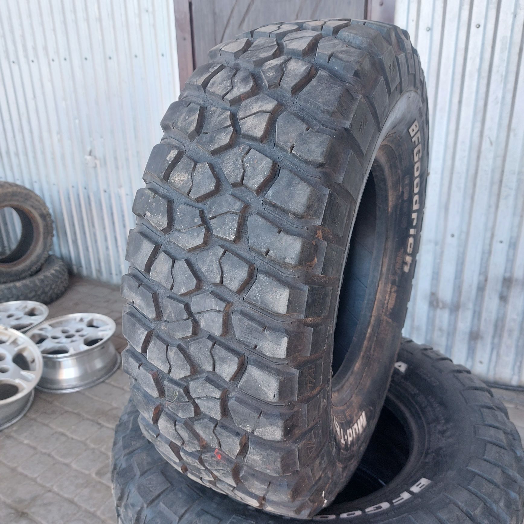 Колеса 285 75 16 BFgoodrich шини 33 11.5 резина  болотна грязева 35