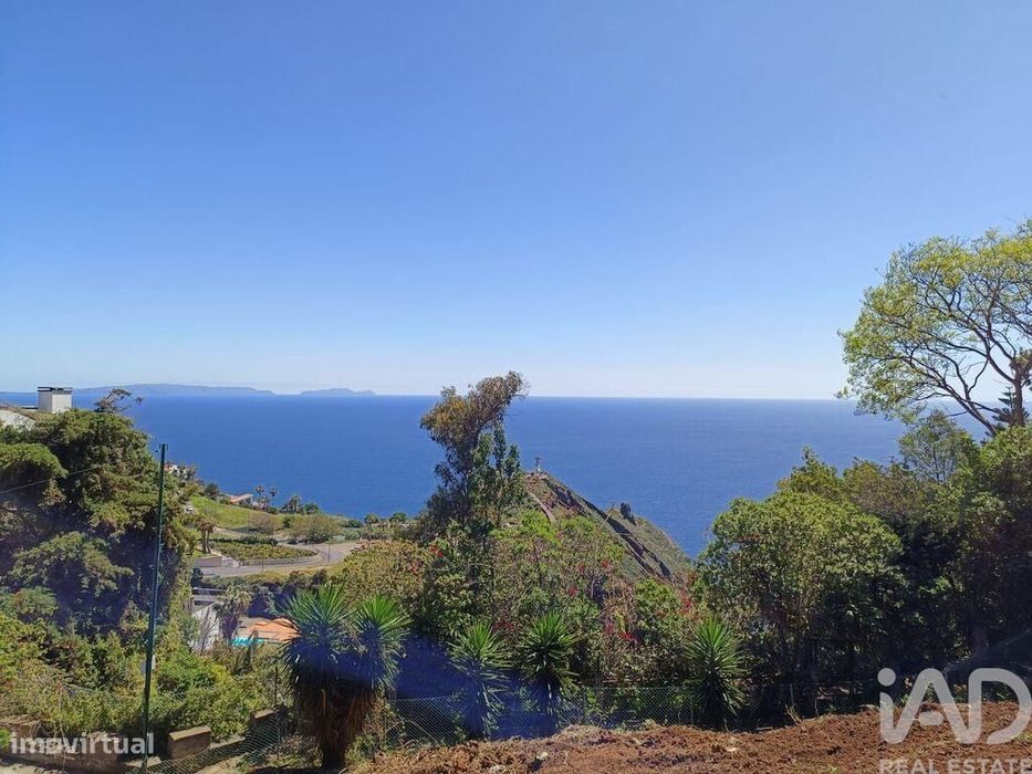 Terreno para construção em Caniço de 680,00 m2