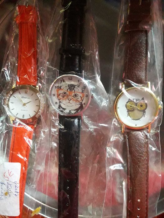Conjunto de 3 relógios 5€