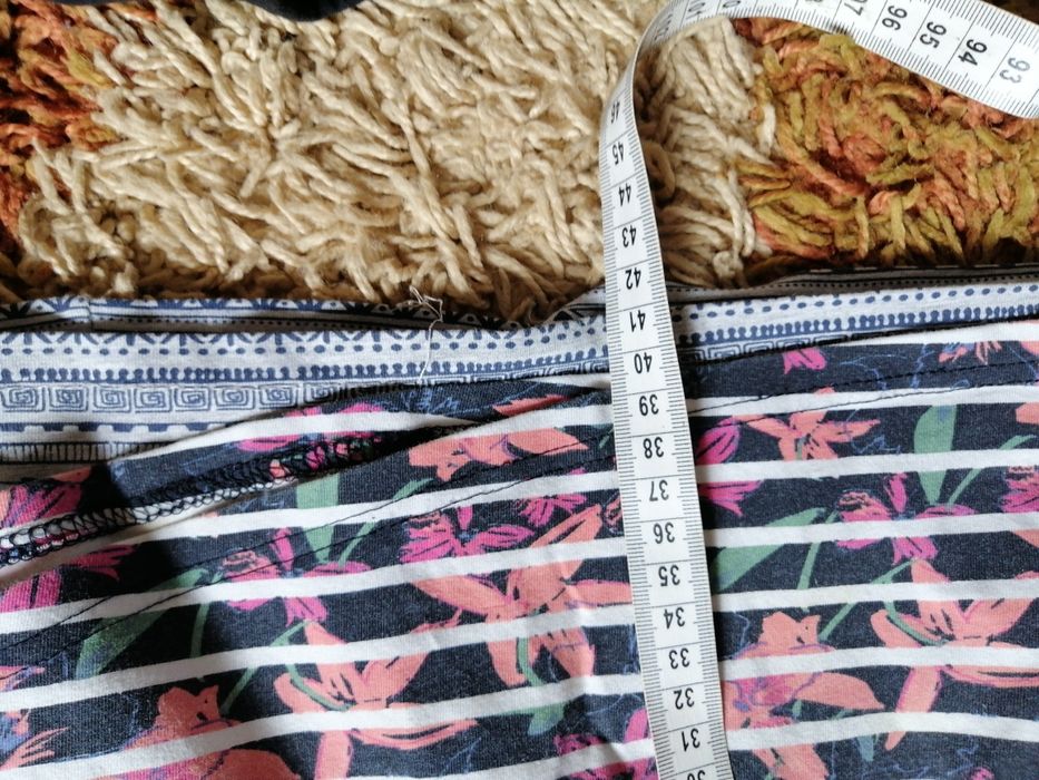 Zestaw ubrań dla dziewczynki 146-152